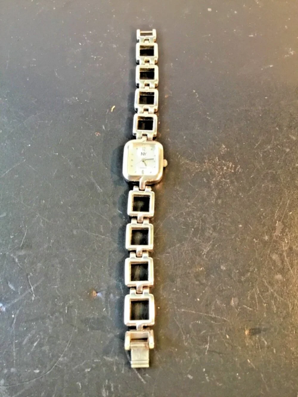 NY Watch – Japan PC21 Movement – LN132088 – Running – New Battery – nice